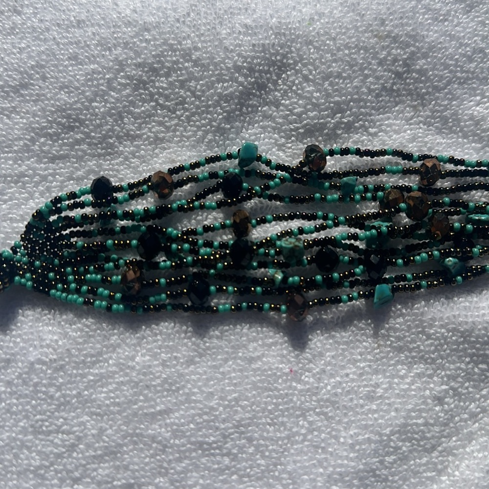 Beaded‎ bracelet with magnetic closure. Turquoise/brown